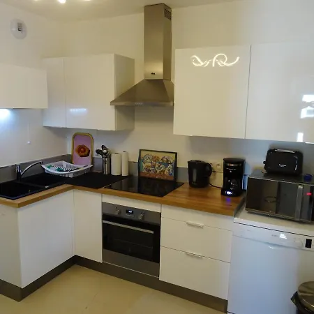 Convivial A Avec Vue Sur *