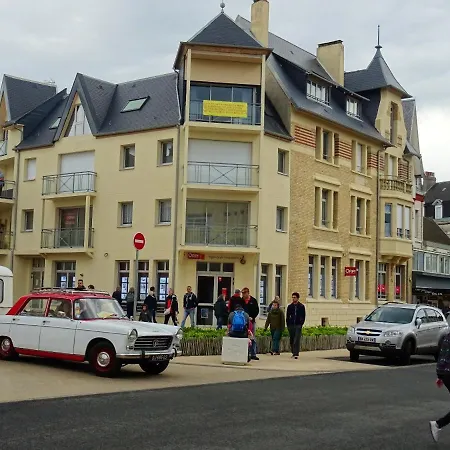 De 2 Avec Vue Sur La Et Balcon Amenage A Appartement