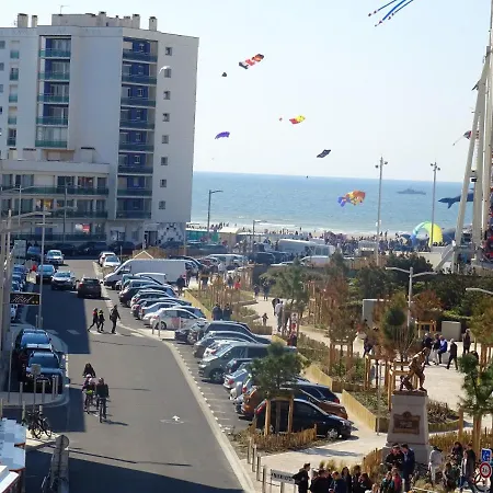 De 2 Avec Vue Sur La Et Balcon Amenage A Appartement