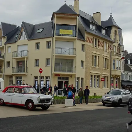 De 2 Avec Vue Sur La Et Balcon Amenage A Appartement