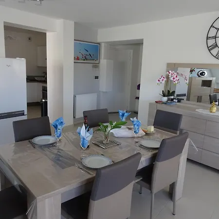De 2 Avec Vue Sur La Et Balcon Amenage A Appartement