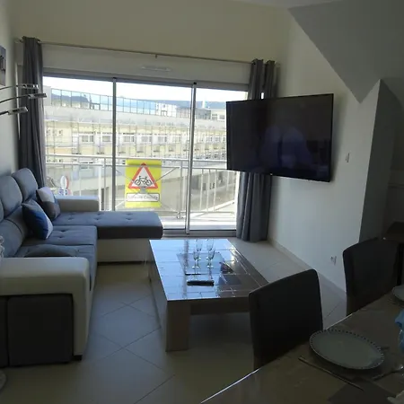 Appartement De 2 Avec Vue Sur La Et Balcon Amenage A