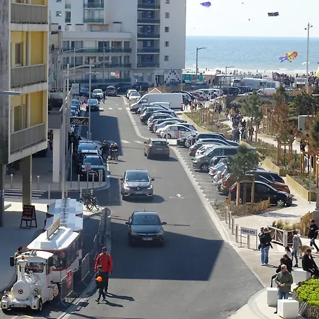 De 2 Avec Vue Sur La Et Balcon Amenage A