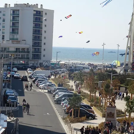 De 2 Avec Vue Sur La Et Balcon Amenage A Appartement *