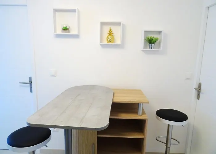 Convivial à Avec Vue Sur *